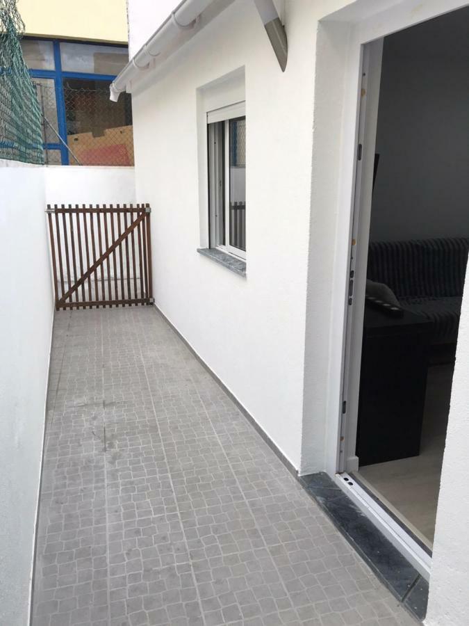 Corner House Apartment Trafaria Exterior photo